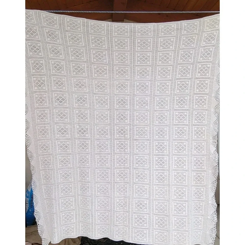 Vintage Handmade Filet Crochet Bedspread Tablecloth 64x80 White Cotton Lace